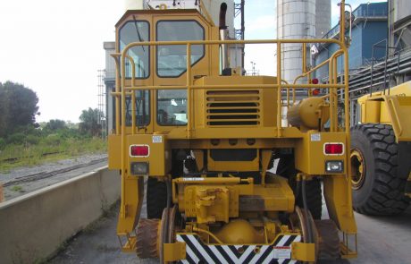 Locomotive Trackmobile front