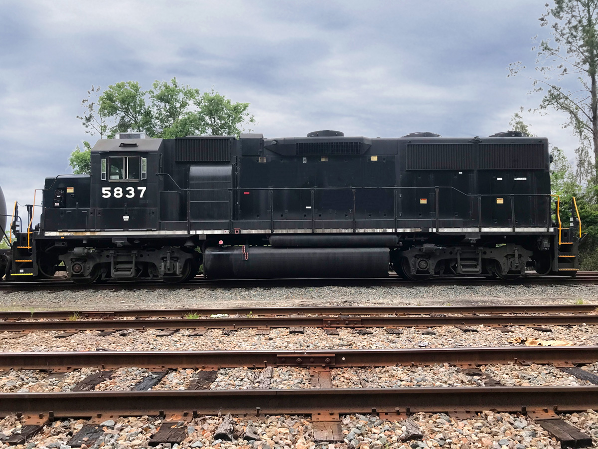 GP38-3 Locomotive side